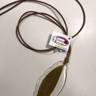 Colar folha única resina.